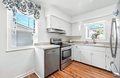 Fort Wayne House | Adorable, Peaceful Retreat In Premier Fort Wayne Location, Sycamore House