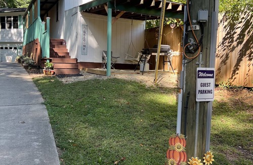 Asheville Cottage | Adorable Tiny Guesthouse Super Cozy & Clean