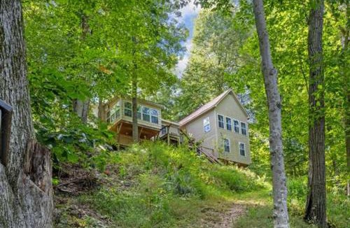 Se Ree House | Adventure 301 by Lake Time Stays