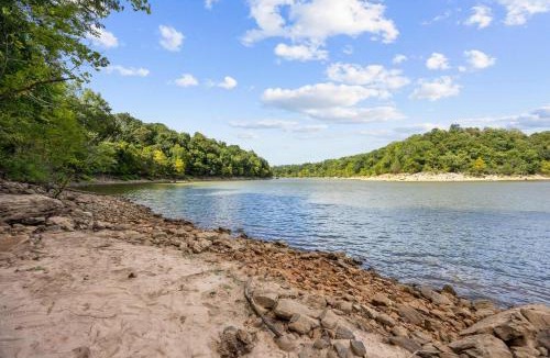 Se Ree House | Adventure 301 by Lake Time Stays