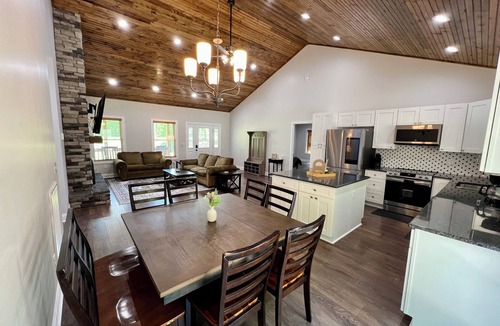 Mt Lookout Cabin | Adventure Cabin w/Private Pond Near New River Gorge, Gauley & Summersville Lake