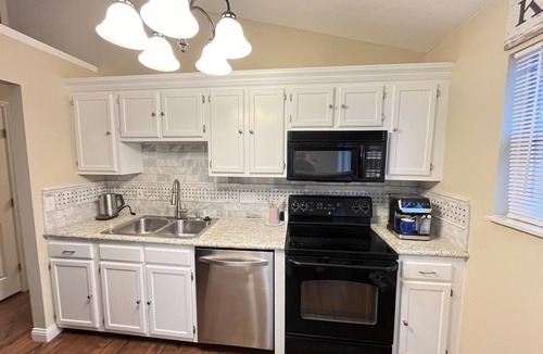Florence House | Affordable large group house near Cincy and NKY events