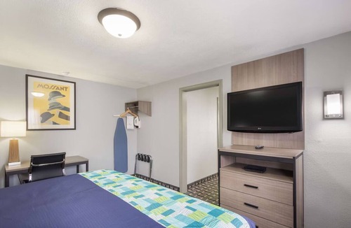 Salem Hotel | Affordable Salem Lodging Close to Speedway & Outdoor Adventures