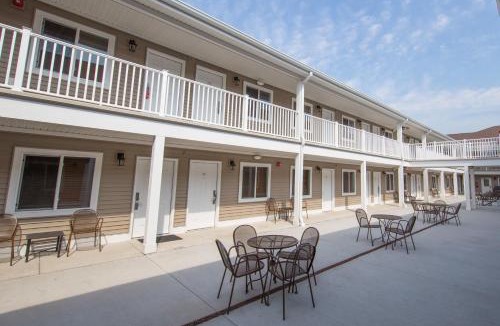 Portage Hotel | Affordable Suites of America Portage