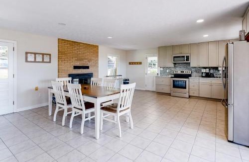 Mills River House | All Roads Lead to Here