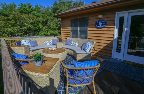Southern Shores House | Aloha Acre - Secluded 4 BR home with Entry Ramp, on large double lot, close to beach