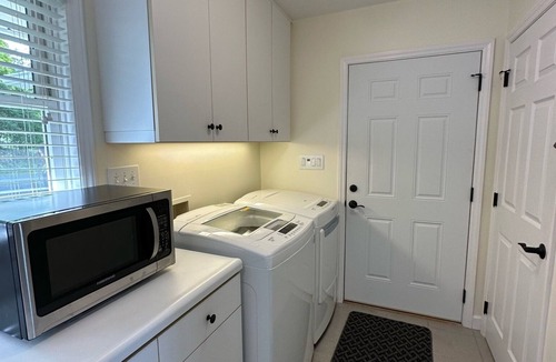 Seven Devils House | Alpine Vista: 5★ Clean, Fully Stocked, 3,900 Ft. Mt Views, Central Location!