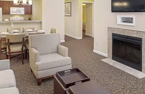 Berkeley Hotel | Always a Great Idea To Unwind! 3 Amazing Suites w/Kitchen and Living Room
