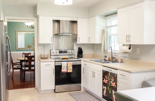 Greenbrier West House | Amazing four-bedroom home in great area perfect for families & traveling crews!