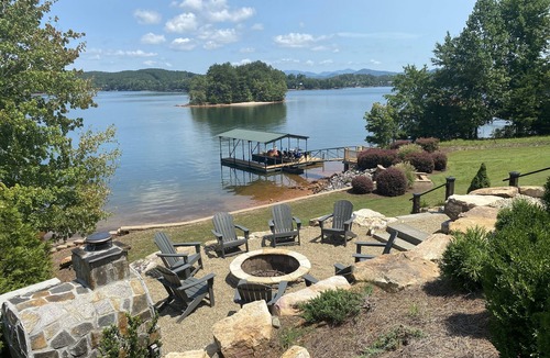 Six Mile House | Amazing Mountain, Lake and Island Views Private Beach,Fire Pit, Hot Tub, Kayaks