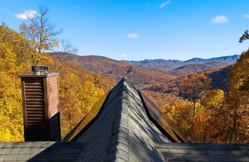 Laurel Ridge Cabin | Amazing Mountain Views Black Mountain Asheville Cabin
