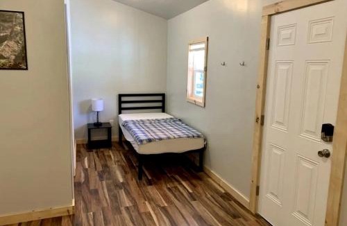 Jamestown House | Amazing Wooden Cabin Close to Great Hiking Trails in Jamestown, Tennessee