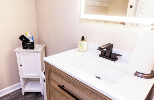 Clayton Apartment | Amelia’s Haven Includes Light Breakfast