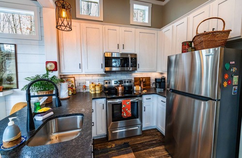 Manchester Cabin | Among the Laurels at The Retreat at Deer Lick