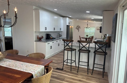 Gallatin House | An Elevated Escape! Hills of Gallatin, Total peace and privacy.