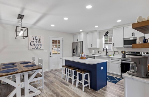 Dadeville House | Anchors Away- Enjoy our 3bedroom/3bath home on the lake!