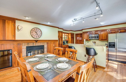 Anderson House | Anderson Retreat: Private Hot Tub & Kayaks!