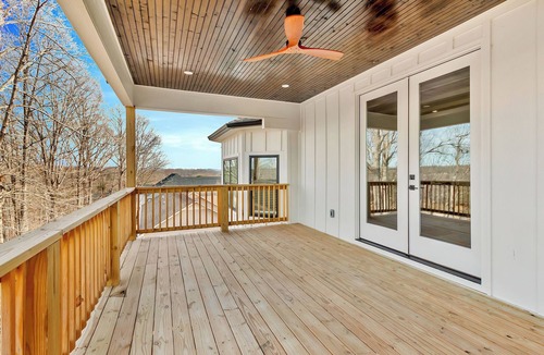 Estill Springs House | Aqua-dream , Beautiful 8 bedroom house on the lake with hot tub and dock!