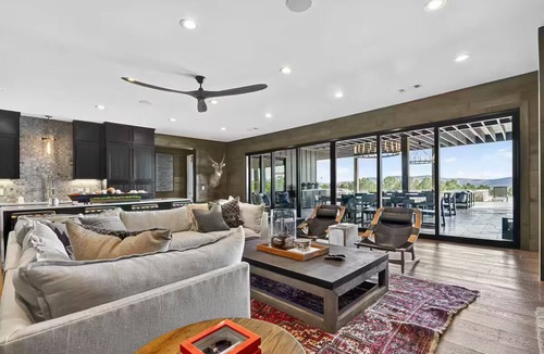 Mineral Bluff House | Arrowhead Point Estate - Breathtaking Mansion