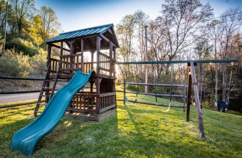 Mount Nebo House | Ascension Cabin - sauna, hot tub, fire pit