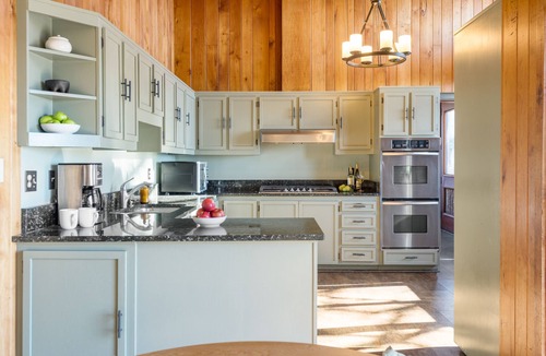 Asheville Cabin | Asher by AvantStay | Pool + Hot Tub | Stunning Views of the Blue Ridge Mountains