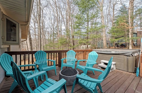 Skyland House | Asheville Haven: Serene 4BR Retreat with Hot Tub