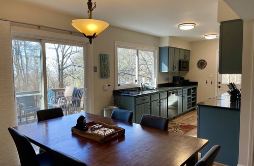 Asheville House | Asheville's Best Mountain Retreat-5 mile. Downtown! Pet Friendly,Nice Spa & Deck
