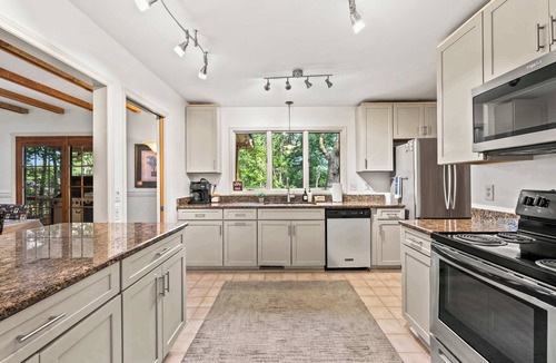 Royal Pines House | Asheville's Ultimate Retreat | Hot Tub & Yard!