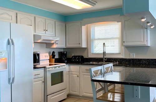 Kure Beach House | AUG 8-22 LAST MIN HUGE SALE! OCEANFRONT House, Private Beach Access, Huge Deck!
