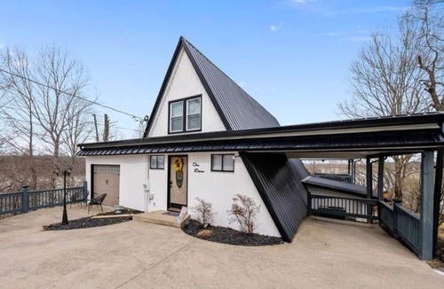 Etoile House | Austins Best A-Frame- On Barren River Lake
