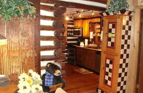 Hendersonville Cabin | Authentic Log Cabin. Beautiful authentic log cabin