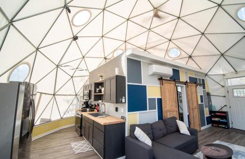 Coalmont House | Award-Winning Glamping Dome - State Parks, Waterfalls, Hiking Trails, Near The Caverns