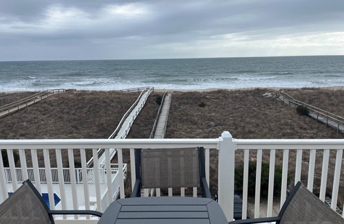 North Carolina Coast Condo | Awesome Location! A Ocean Front Condo Awaits your arrival!