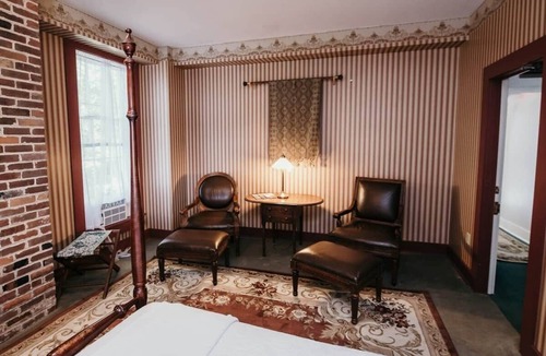 Elizabethtown Bed & Breakfast | B&B-River Views, Shawnee Getaway, Elizabeth Room