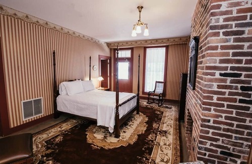 Elizabethtown Bed & Breakfast | B&B-River Views, Shawnee Getaway, Elizabeth Room