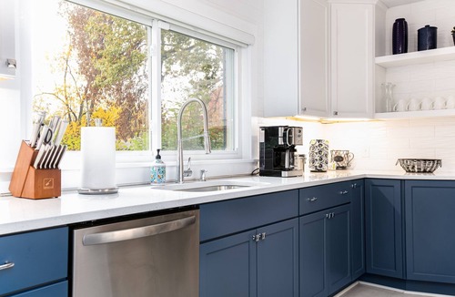 South Bend House | Backyard Vibes-Walk to ND-Dogs Welcome-BBall Hoop-Fire Pit-Sleeps 12-2024 Reno