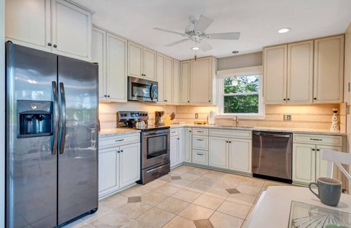 Goodview House | Baloo Lagoon - Pet Friendly/Sunset Views