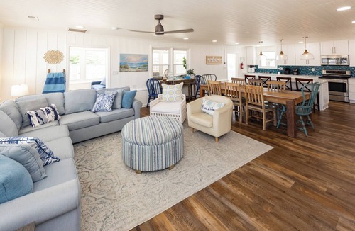 Sandbridge House | Barefoot Cottage- Pool- A Sandbridge Favorite!