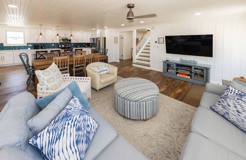Sandbridge House | Barefoot Cottage- Pool- A Sandbridge Favorite!