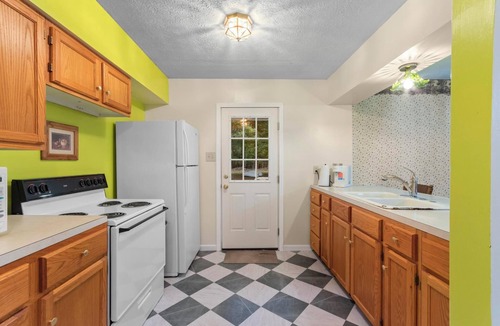 Kuttawa House | Barkley Bungalow-Family-friendly lakeside retreat near tons of local attractions