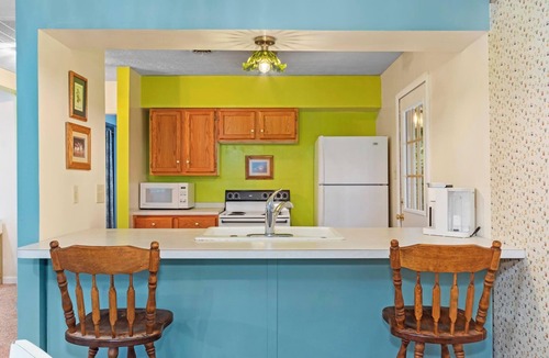 Kuttawa House | Barkley Bungalow-Family-friendly lakeside retreat near tons of local attractions