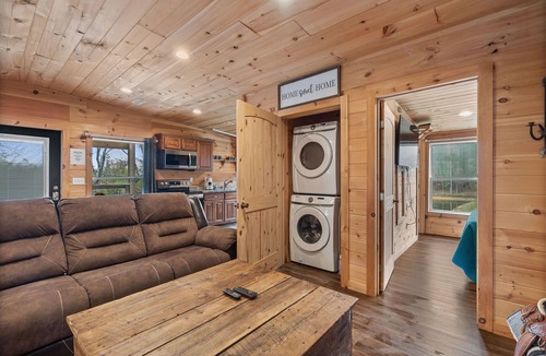 Bryant House | Barndominium at Paradise Pointe