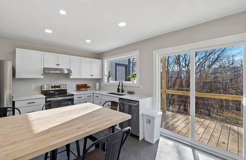 Berkeley Springs House | Barndominium w/Barrel Sauna, Mountain Views, King Bed & Fast WiFi
