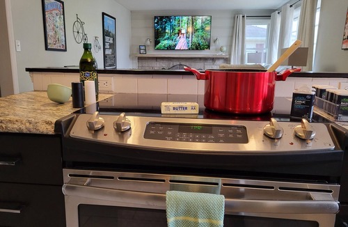 Bloomington House | Base Camp-6.5 blocks to IU Campus & downtown, 3 Kings, Bicycles, Fence
