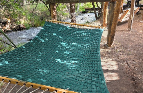 Cedaredge Cabin | Basecamp 6 at the Cedaredge Lodge – Quiet Creekside Comfort.