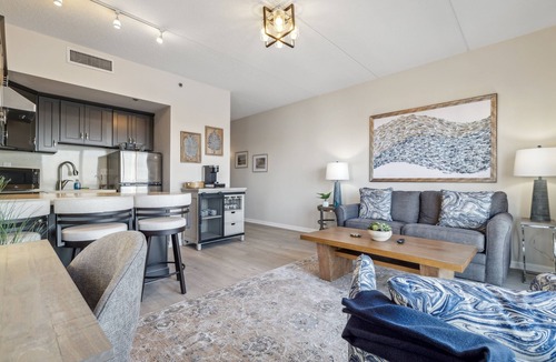 Downtown Wilmington Apartment | Battleship Vista - Parking