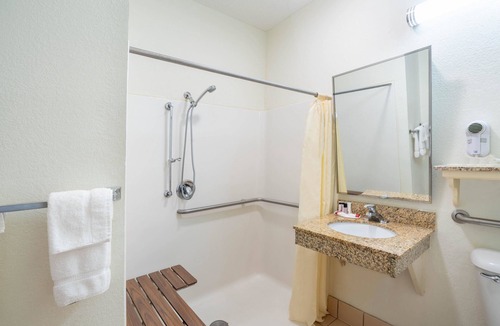 Albany Hotel | Baymont by Wyndham Albany