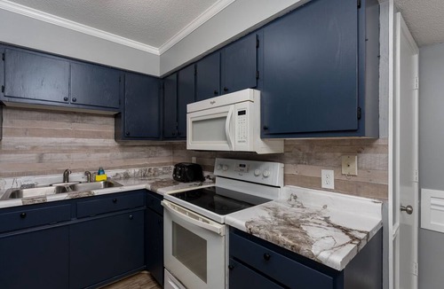 Wilmington Beach Apartment | "Beach Baybee!" PF Fun in the SUN!