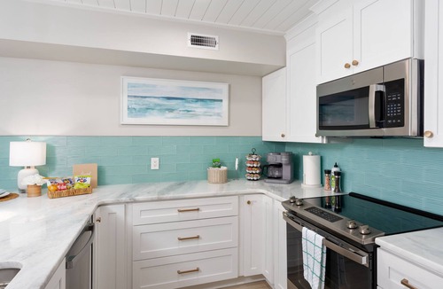 North Carolina Coast Condo | Beach & Pool Escape | Waterfront SUB Boat Slip
