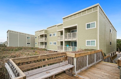 Caswell Beach Apartment | Beach Retreat by Oak Island Accommodations